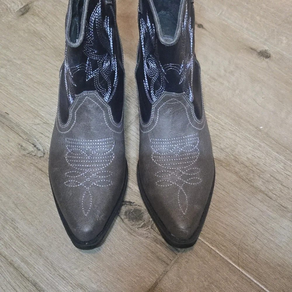 LR-Nashville boots in size 8.5 Western, Festival, Coastal Cowgirl
